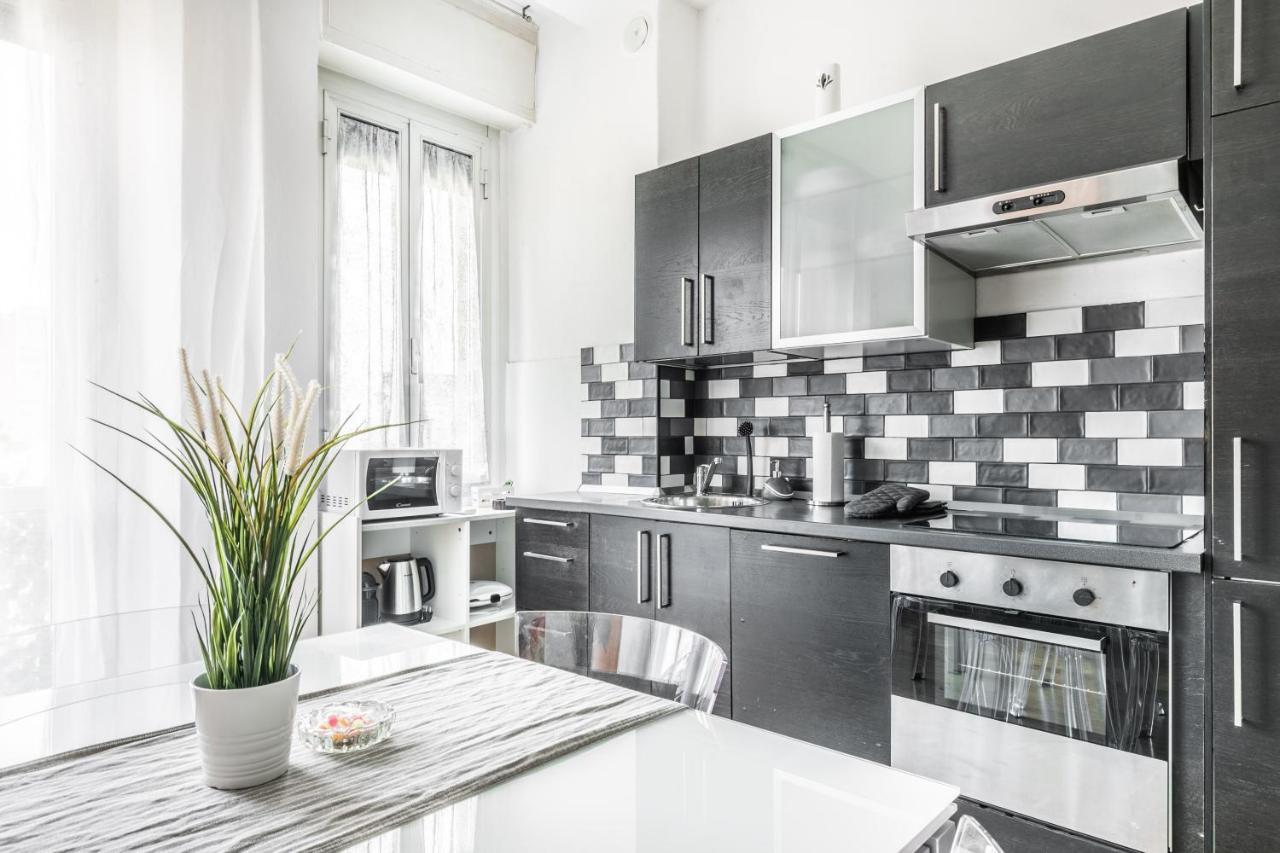 'Tribal House' Sansiro-Rhofiera-Duomo Apartment Milan Bagian luar foto